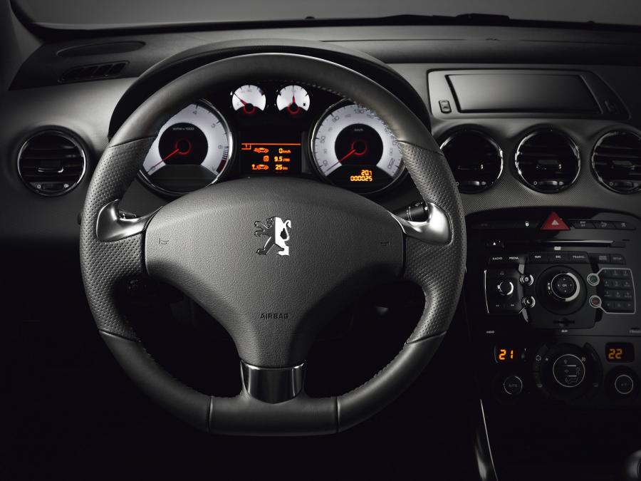  Peugeot 308 GTi 2010 года  (фото 4 из 20)